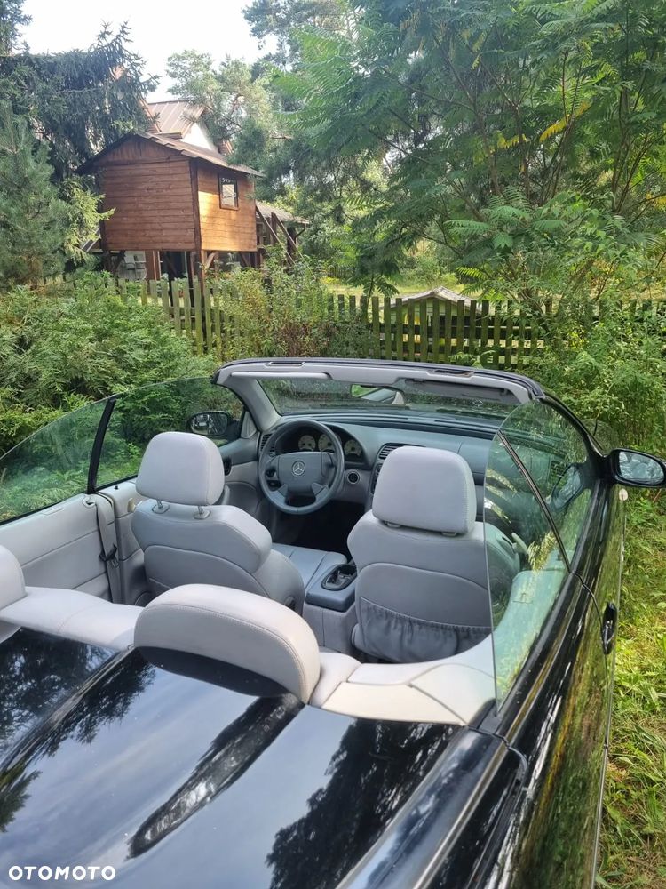 Mercedes-Benz CLK - 12