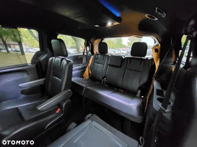 Dodge Grand Caravan 3.6 R/T - 23