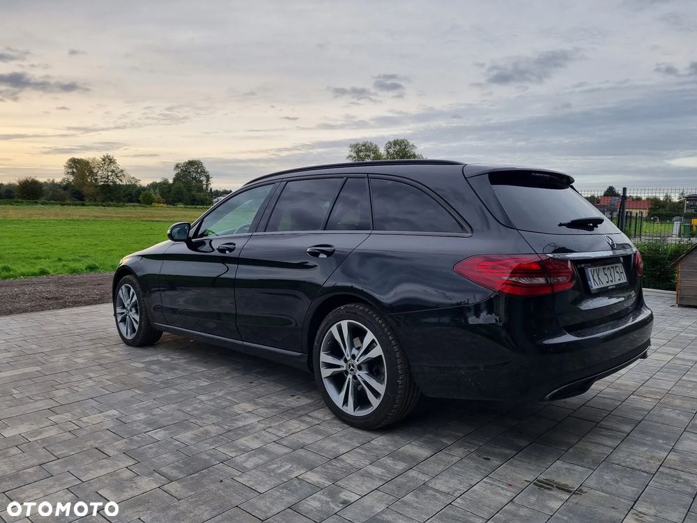 Mercedes-Benz Klasa C 300 d T 4Matic 9G-TRONIC Avantgarde - 2