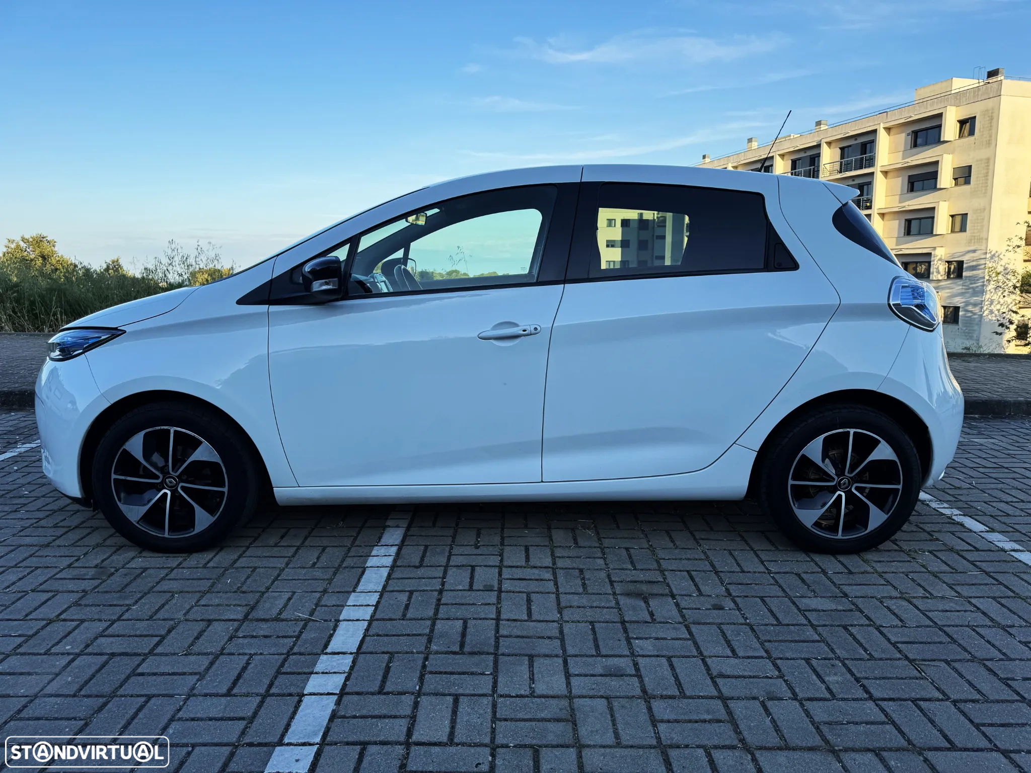Renault Zoe (c/ Bateria) 41 kwh Intens - 10