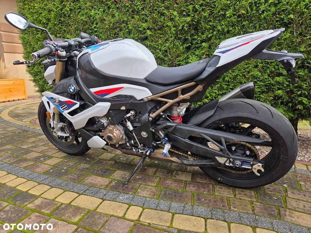 BMW S - 2
