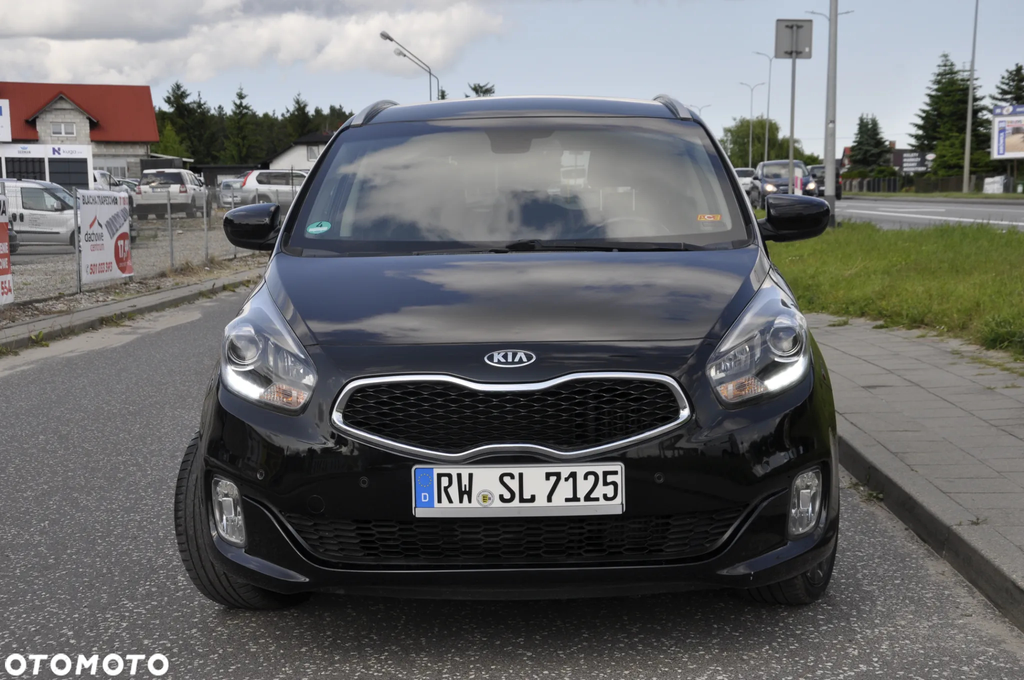 Kia Carens 1.7 CRDi 136 Dream Team Edition - 2