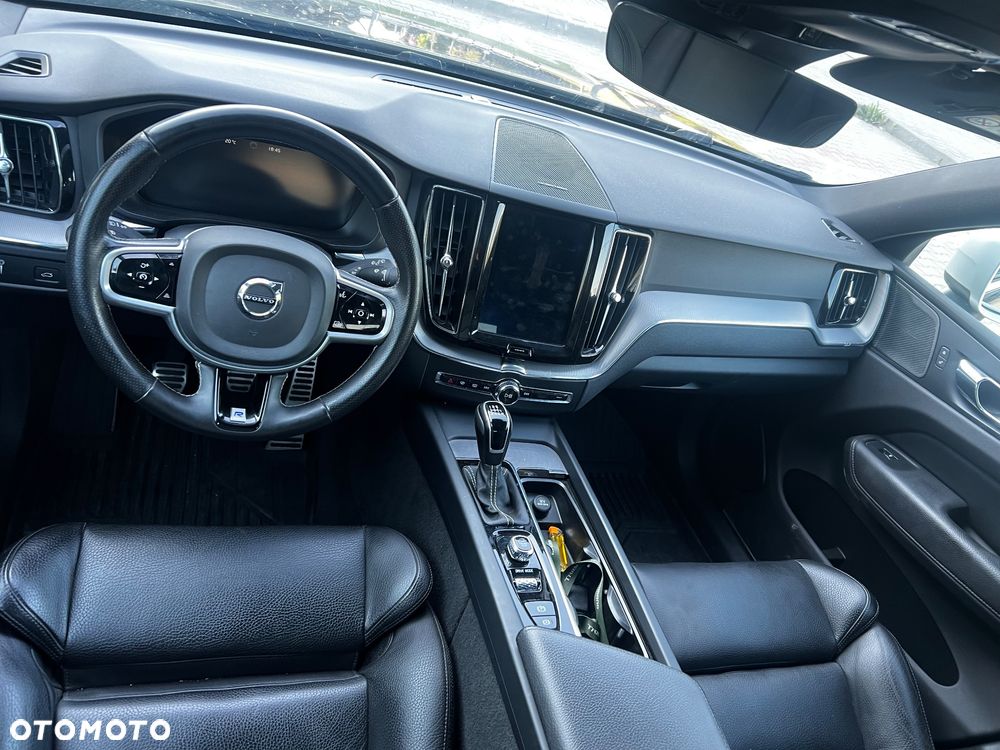Volvo XC 60 D3 R-Design - 6