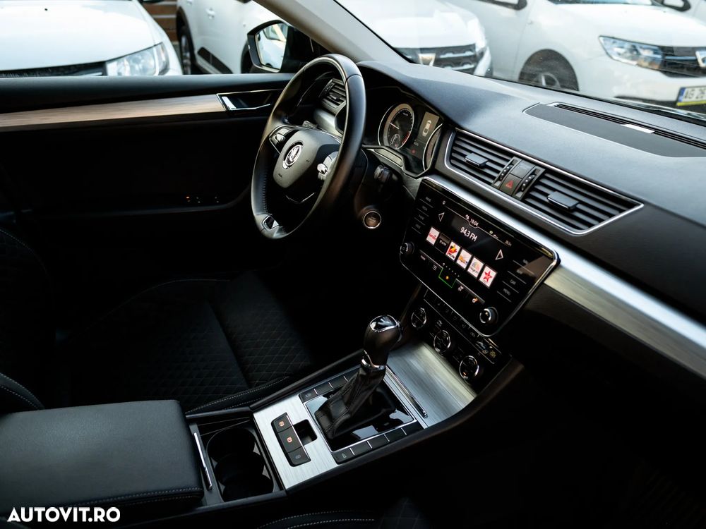 Skoda Superb 2.0 TDI DSG Style - 30