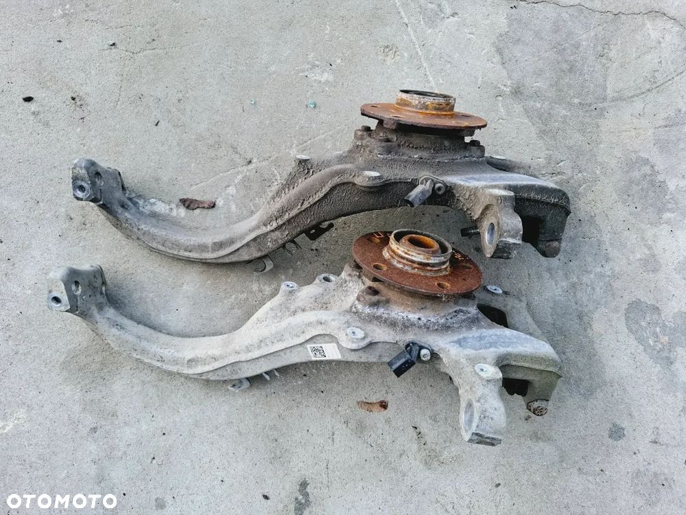 Zwrotnica Przód Przednia Lewa Audi A4 B8 A5 Q5 8K0407257G - 2