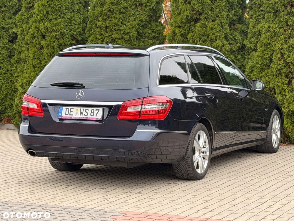 Mercedes-Benz Klasa E ver-200-cgi-blueefficiency-avantgarde - 3