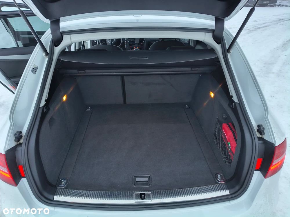 Audi A4 Avant 2.0 TDI DPF quattro S tronic Attraction - 8