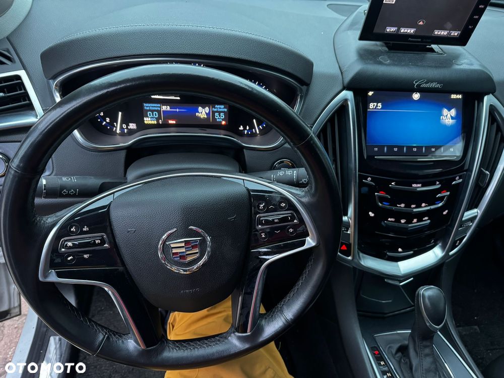 Cadillac SRX - 14