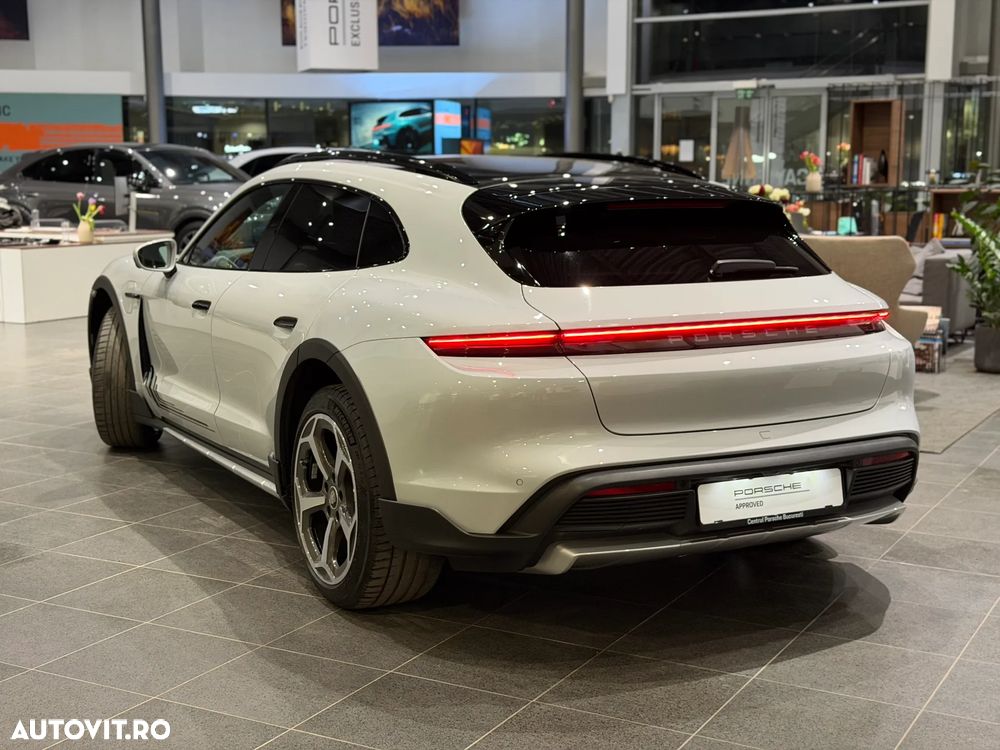 Porsche Taycan 4 - 5