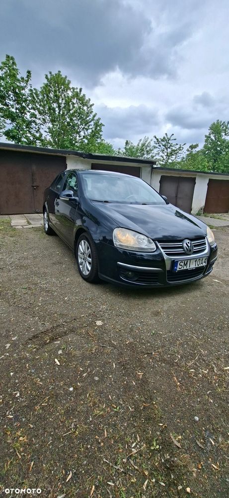 Volkswagen Jetta 1.9 TDI Comfortline - 2