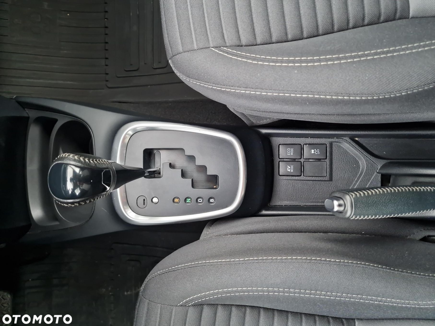 Toyota Yaris Hybrid 100 Premium EU6 - 20