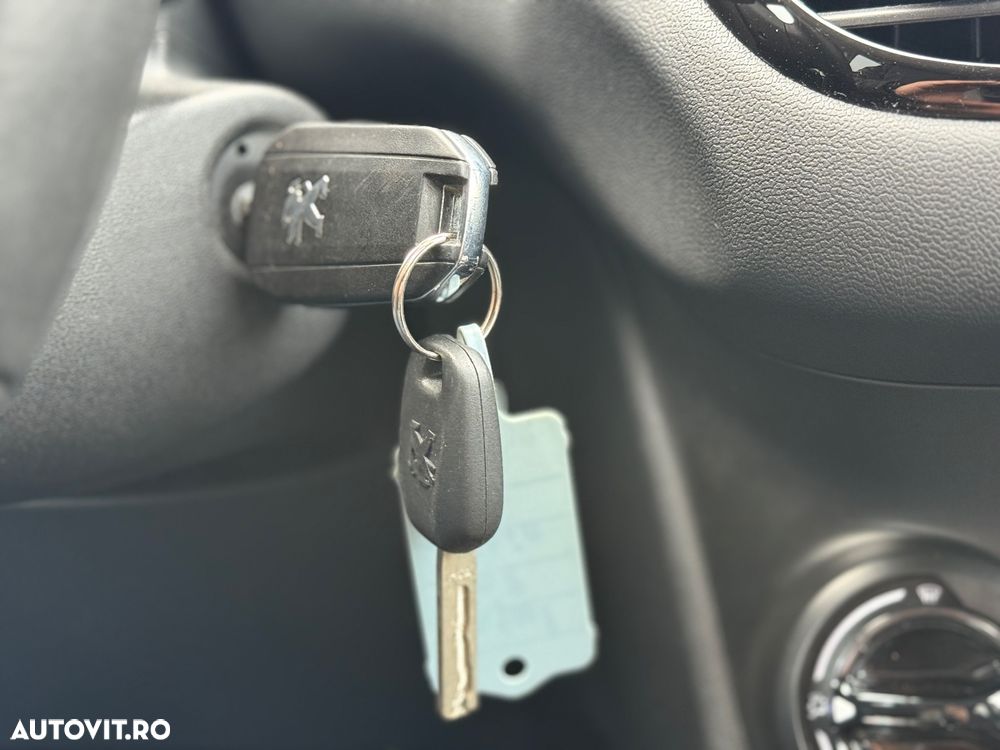 Peugeot 208 82 PureTech Style - 8