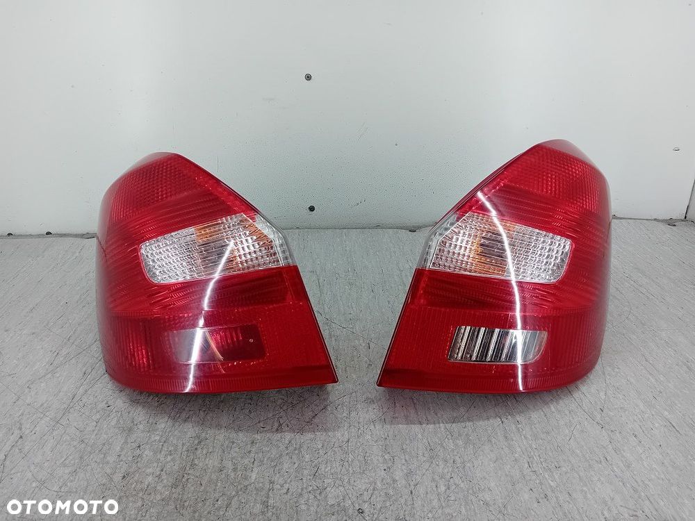 LAMPY TYŁ KOMPLET SKODA FABIA II 5J6945096  5J6945095 KOMBI - 1