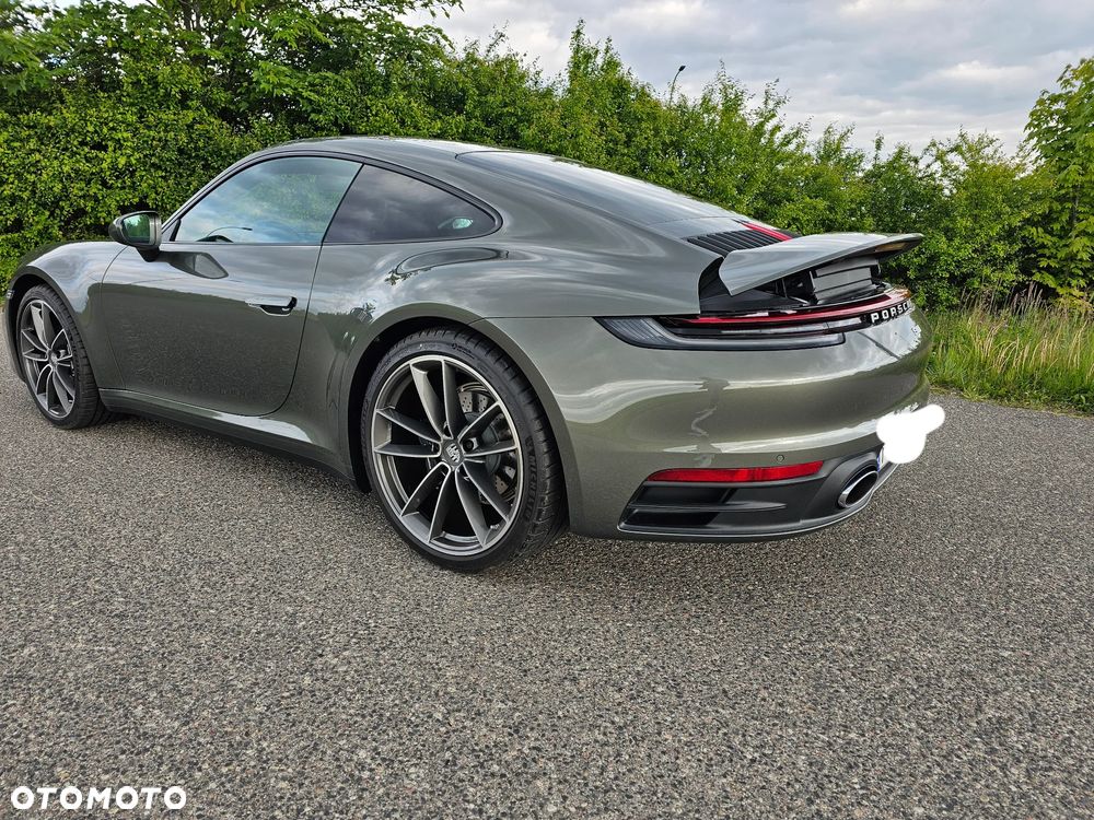 Porsche 911 Carrera - 6