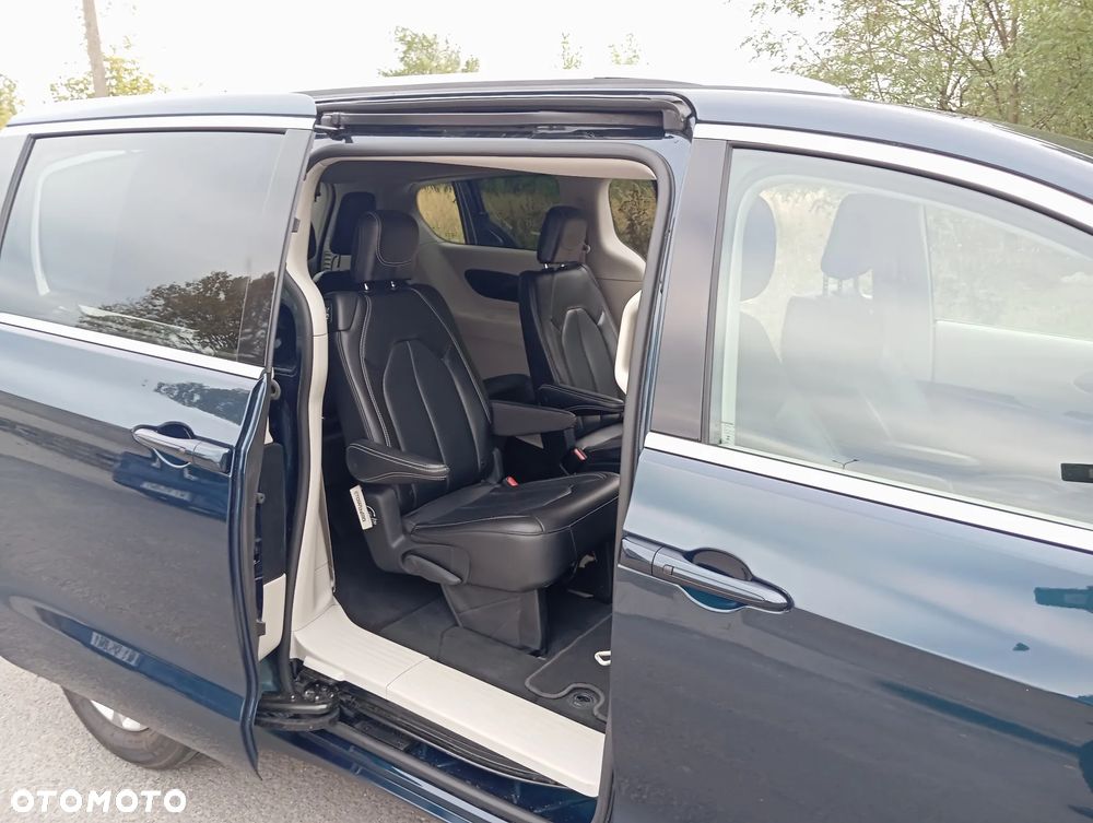Chrysler Pacifica - 18