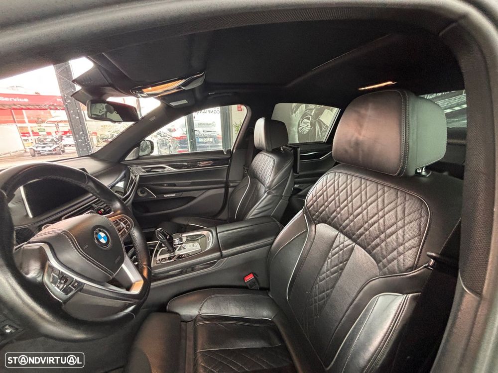 BMW 750 d xDrive Pack M - 7