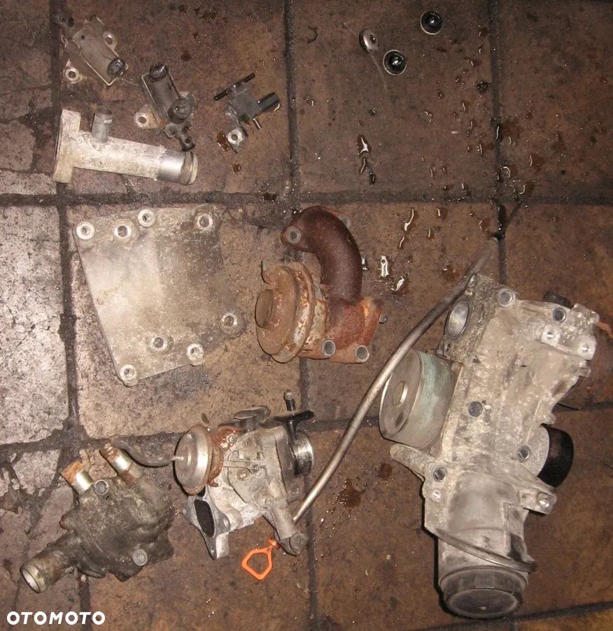 pokrywa zaworów blok głowica HONDA CIVIC VIII UFO 2.2 ICTDI DIESEL obudowa filtra oleju n22a2 - 13