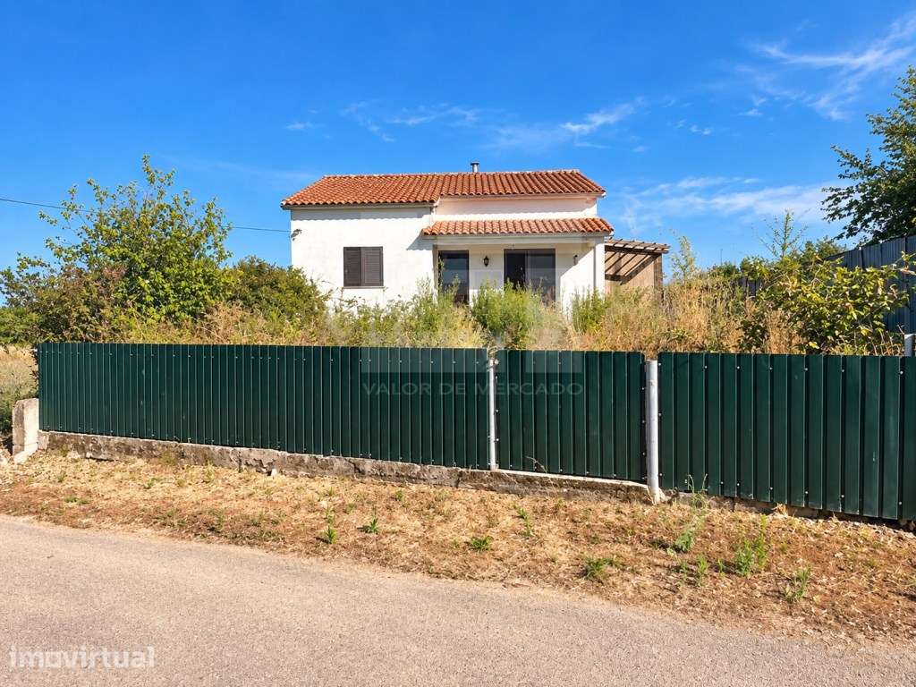 Moradia T2 com Terreno de 540 m² - Crie o Seu Projeto de Sonho em S... - Grande imagem: 2/10