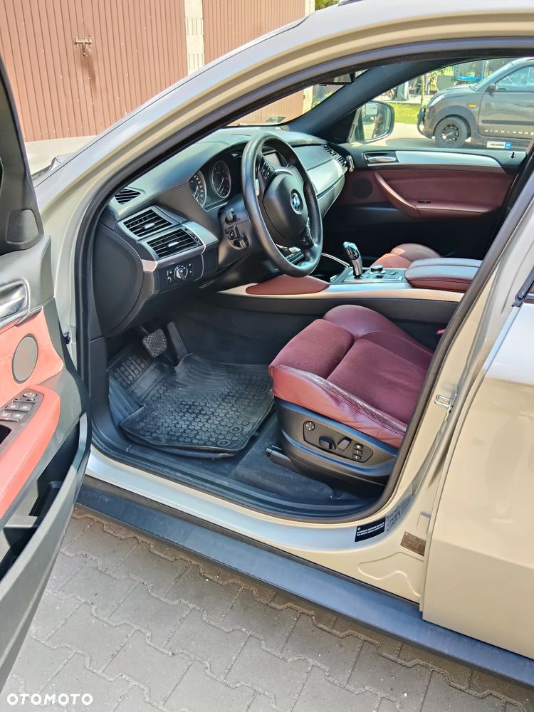 BMW X6 50i xDrive - 8