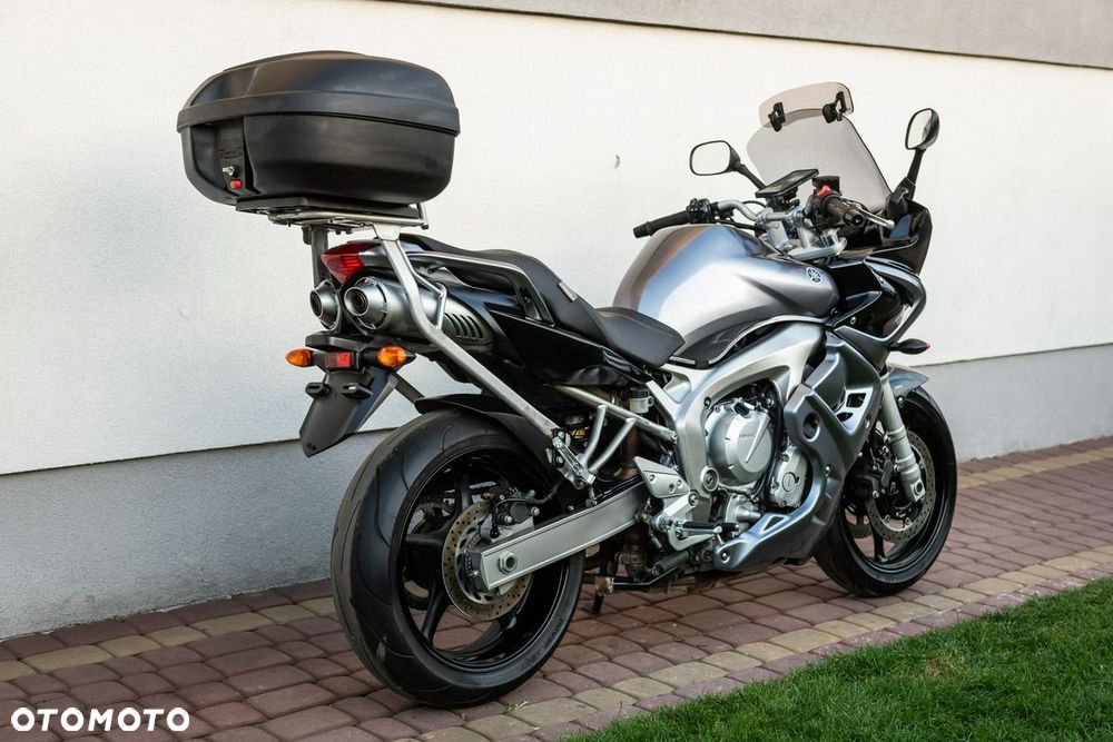 Yamaha FZ - 4