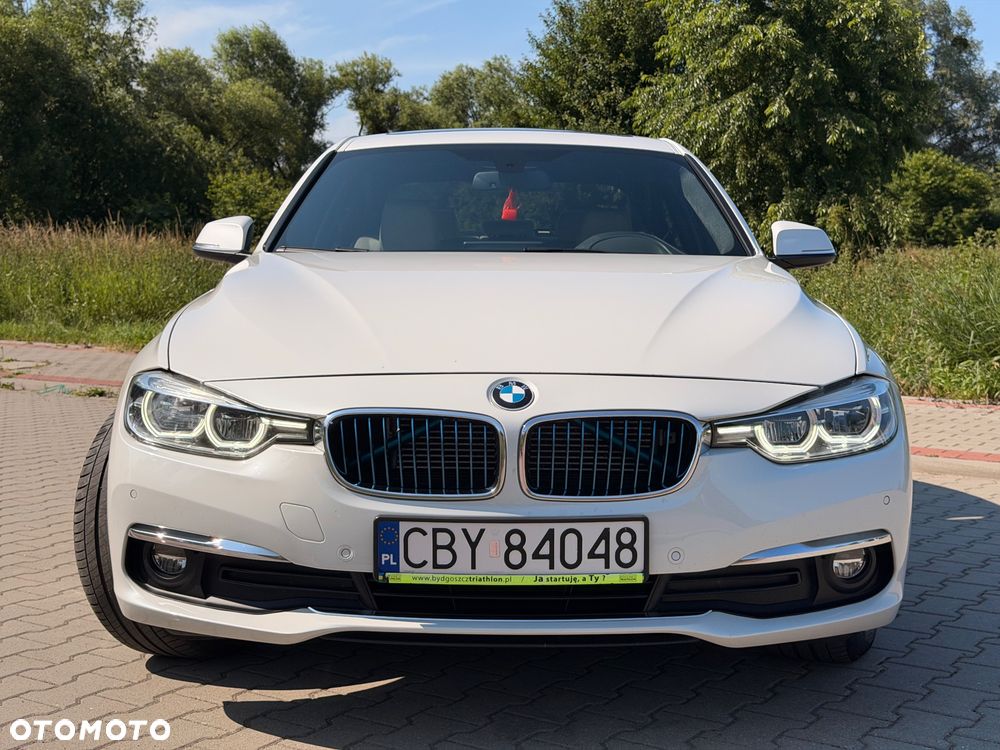 BMW Seria 3 2018 photo 2