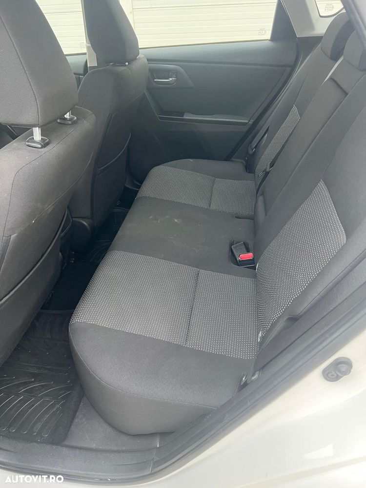 Toyota Auris - 16