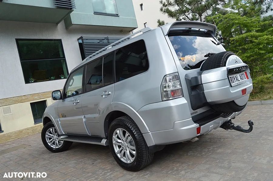 Mitsubishi Pajero - 18