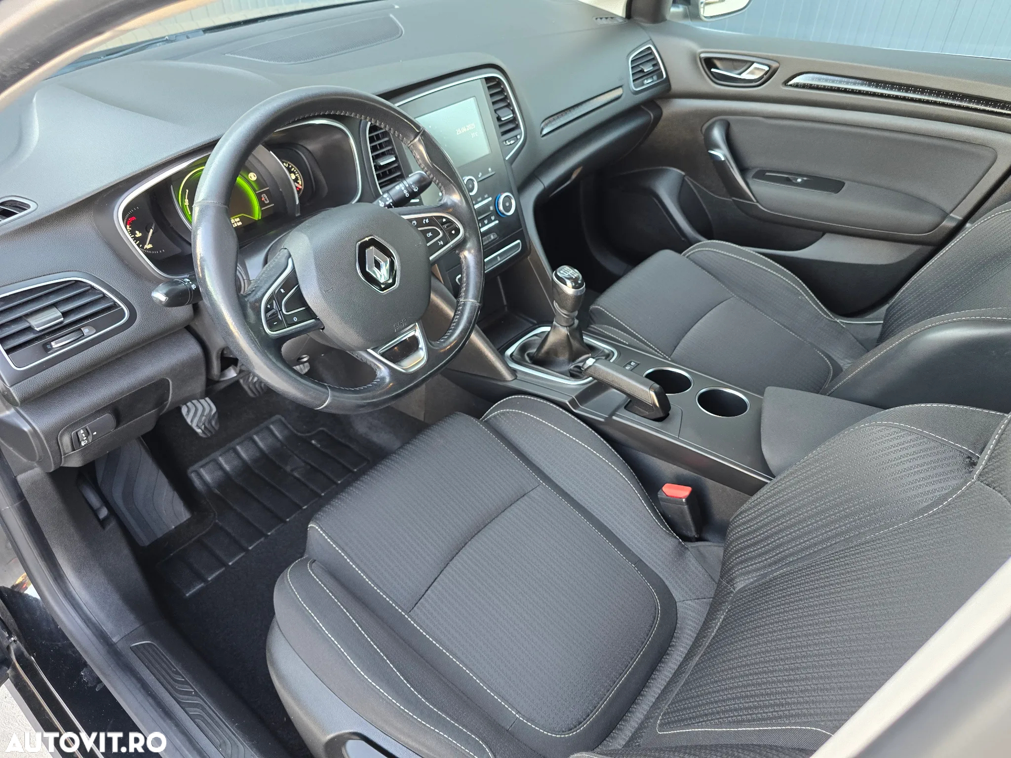Renault Megane ENERGY dCi Zen - 6