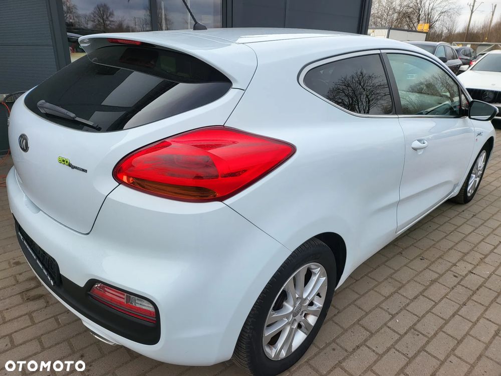 Kia ProCeed - 33