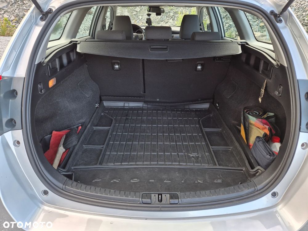 Toyota Auris 1.6 Premium - 12