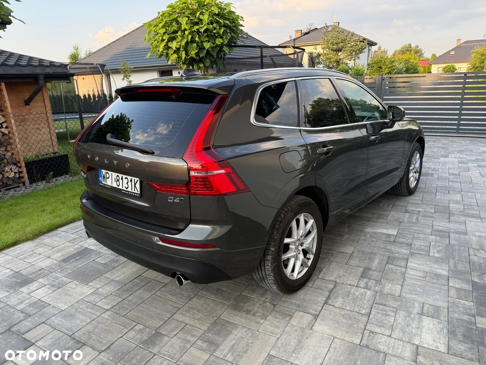 Volvo XC 60 D4 AWD Momentum - 8