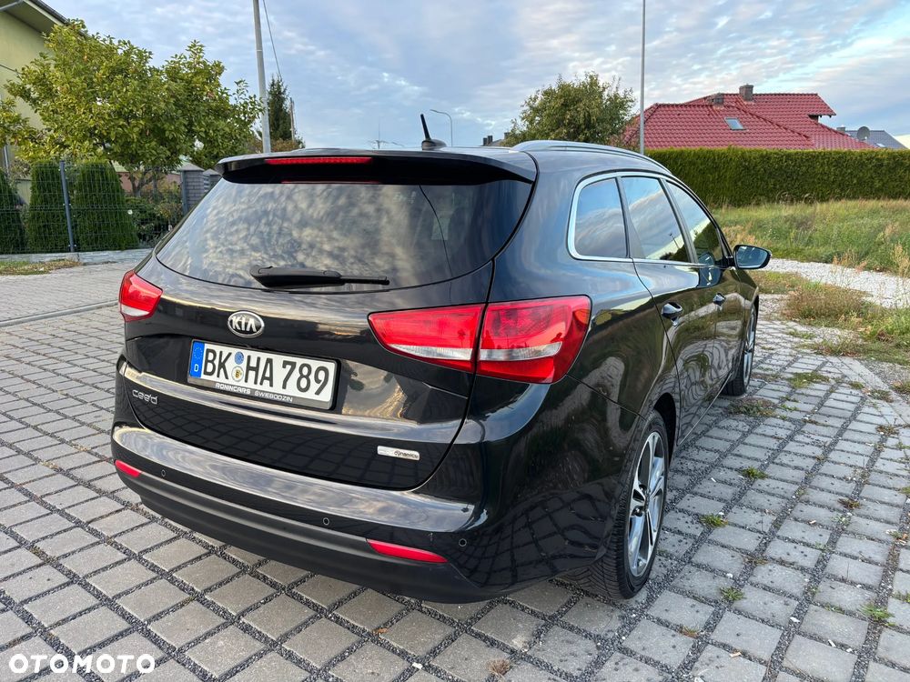Kia Ceed 1.6 CRDi 136 ISG Dream Team Edition - 17