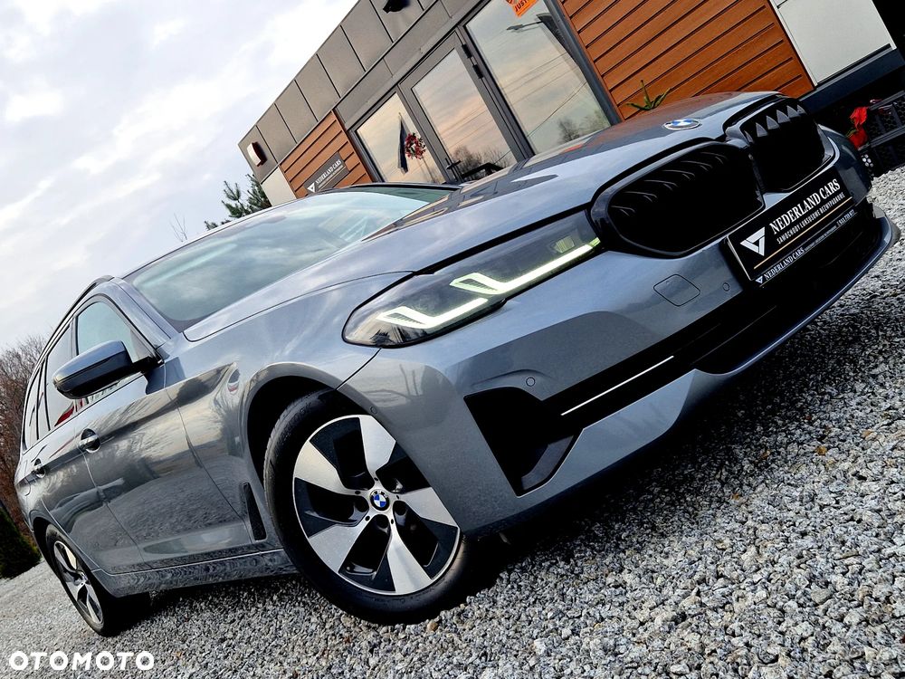 BMW Seria 5 520d xDrive Sport Line - 4