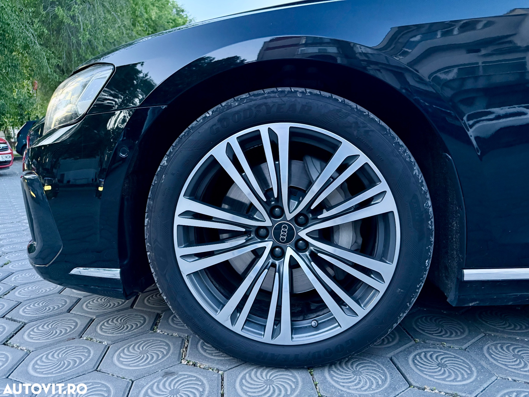 Audi A8 55 TFSI quattro Tiptronic MHEV - 10