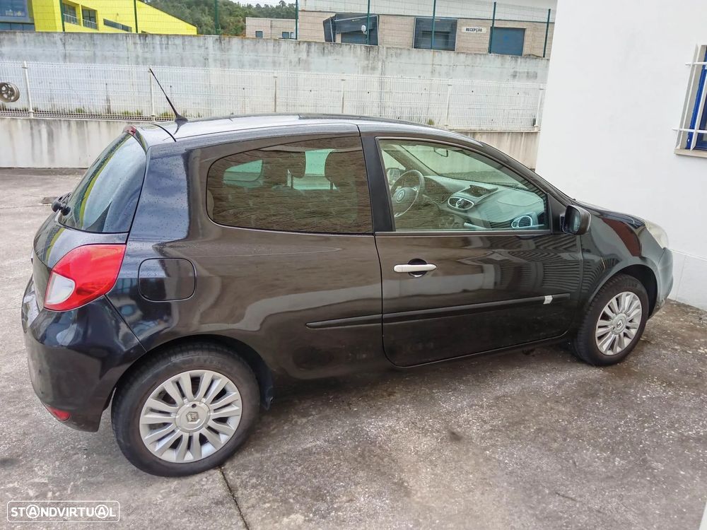 Renault Clio 1.2 16V GT - 2