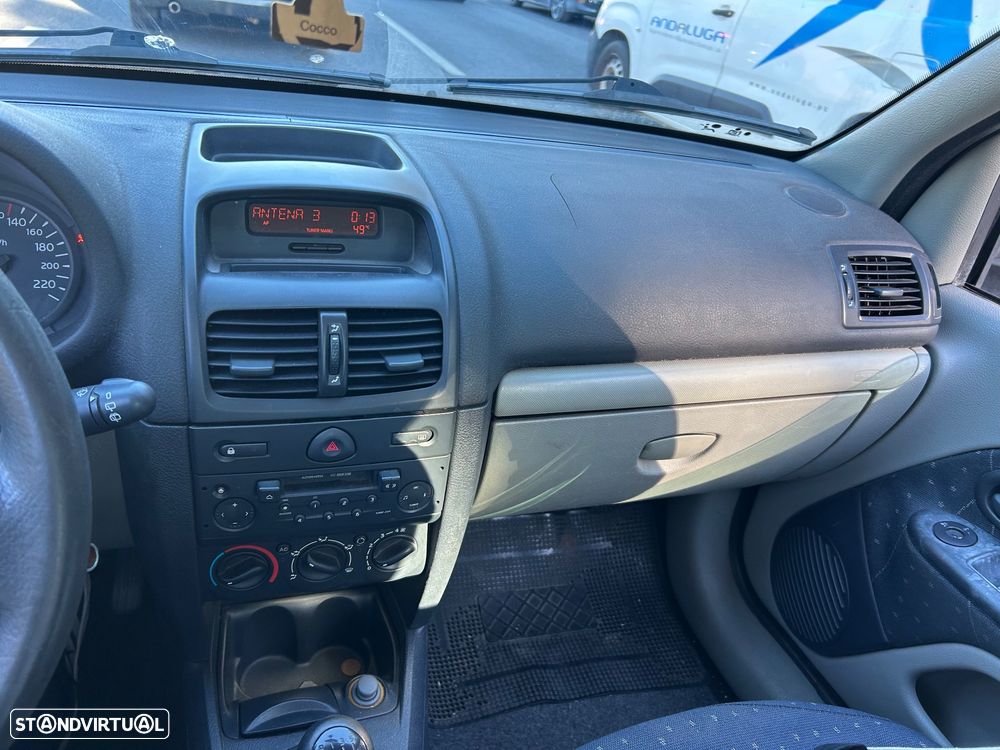 Renault Clio 1.2 16V Extreme - 10