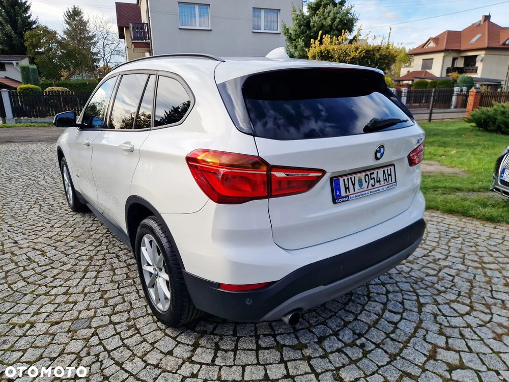 BMW X1 sDrive18i Sport Line - 11