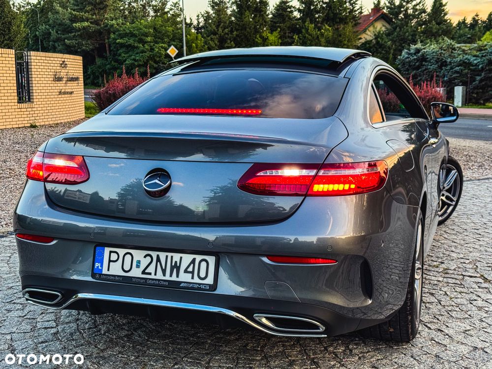 Mercedes-Benz Klasa E 220 d Coupe 4-Matic 9G-TRONIC - 24