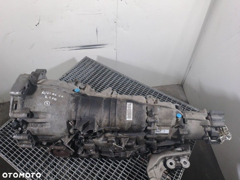 SKRZYNIA BIEGÓW AUTOMAT AUDI A6 C6 HLK 3.2 FSI - 2