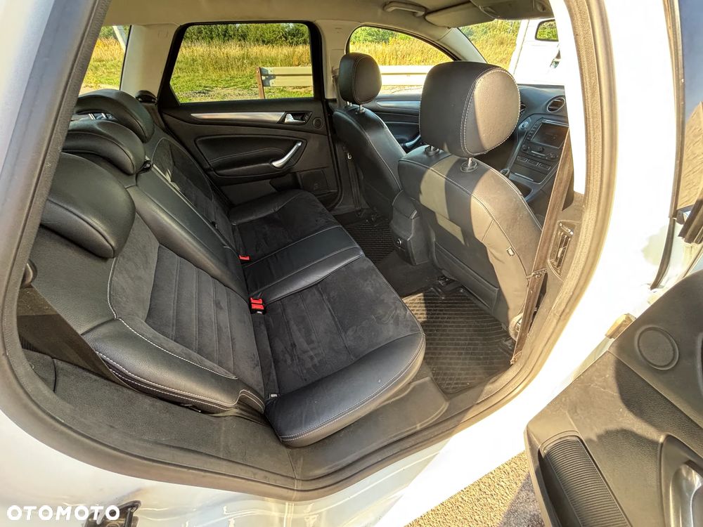 Ford Mondeo - 8