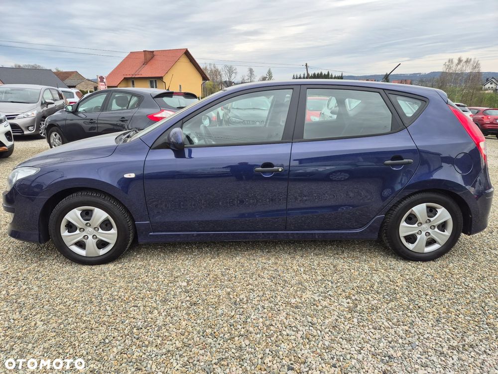 Hyundai i30 blue 1.4 - 1