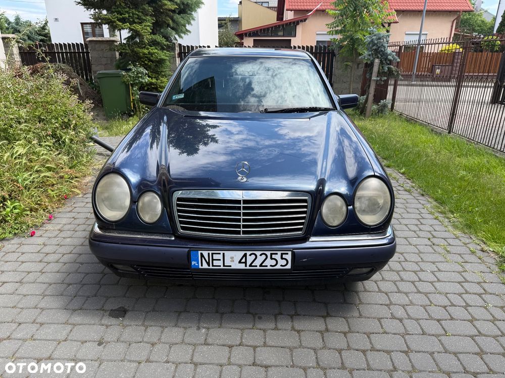 Mercedes-Benz Klasa E - 1