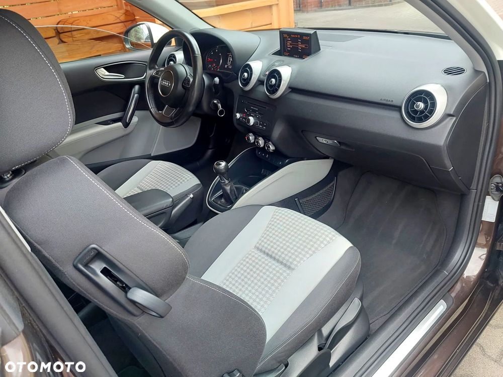 Audi A1 Sportback 1.6 TDI S line edition - 18