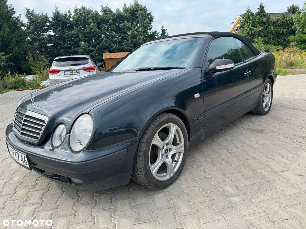 Mercedes-Benz CLK - 8