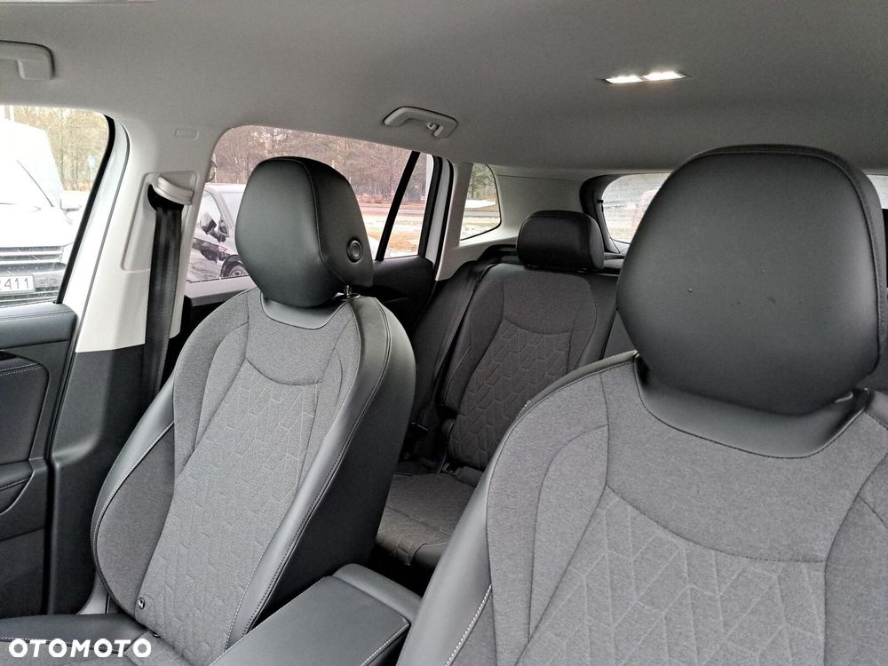 Volkswagen Tiguan - 11