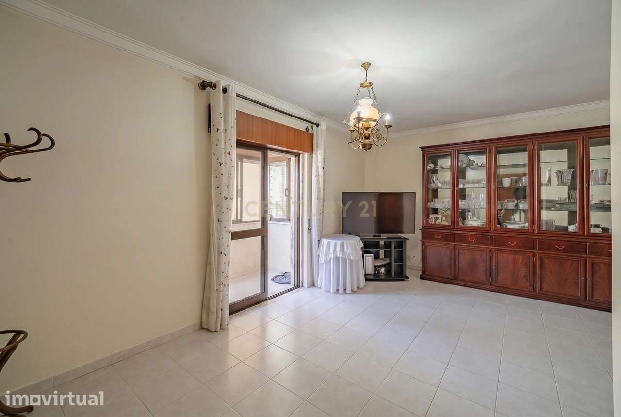 Apartamento T3 em Amora, Seixal - Oportunidade Única! - Grande imagem: 3/39