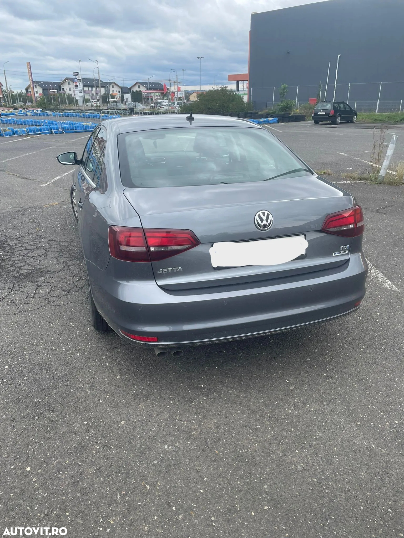 Volkswagen Jetta 2.0 TDI Highline - 3