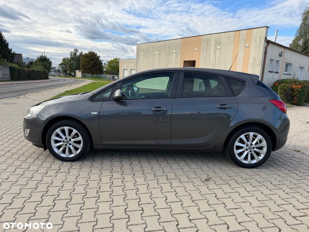 Opel Astra 1.4 Turbo ecoFLEX Start/Stop 150 Jahre - 4
