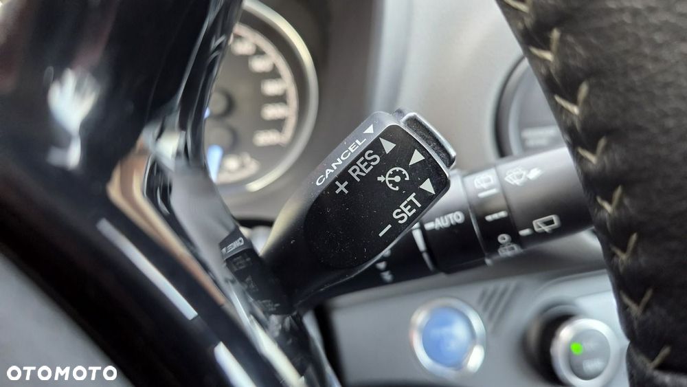 Toyota Yaris Hybrid 100 Premium EU6 - 27