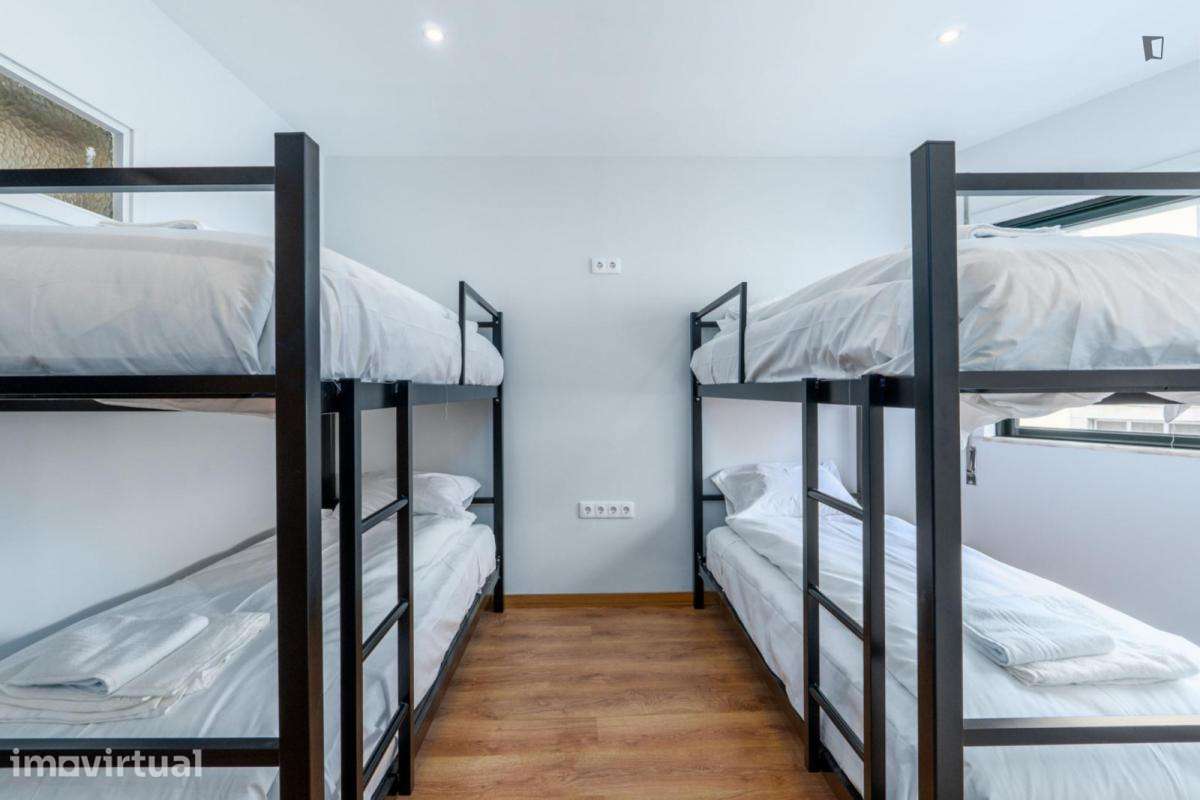Cama - localizado em Santo Ildefonso Porto - Grande imagem: 4/25